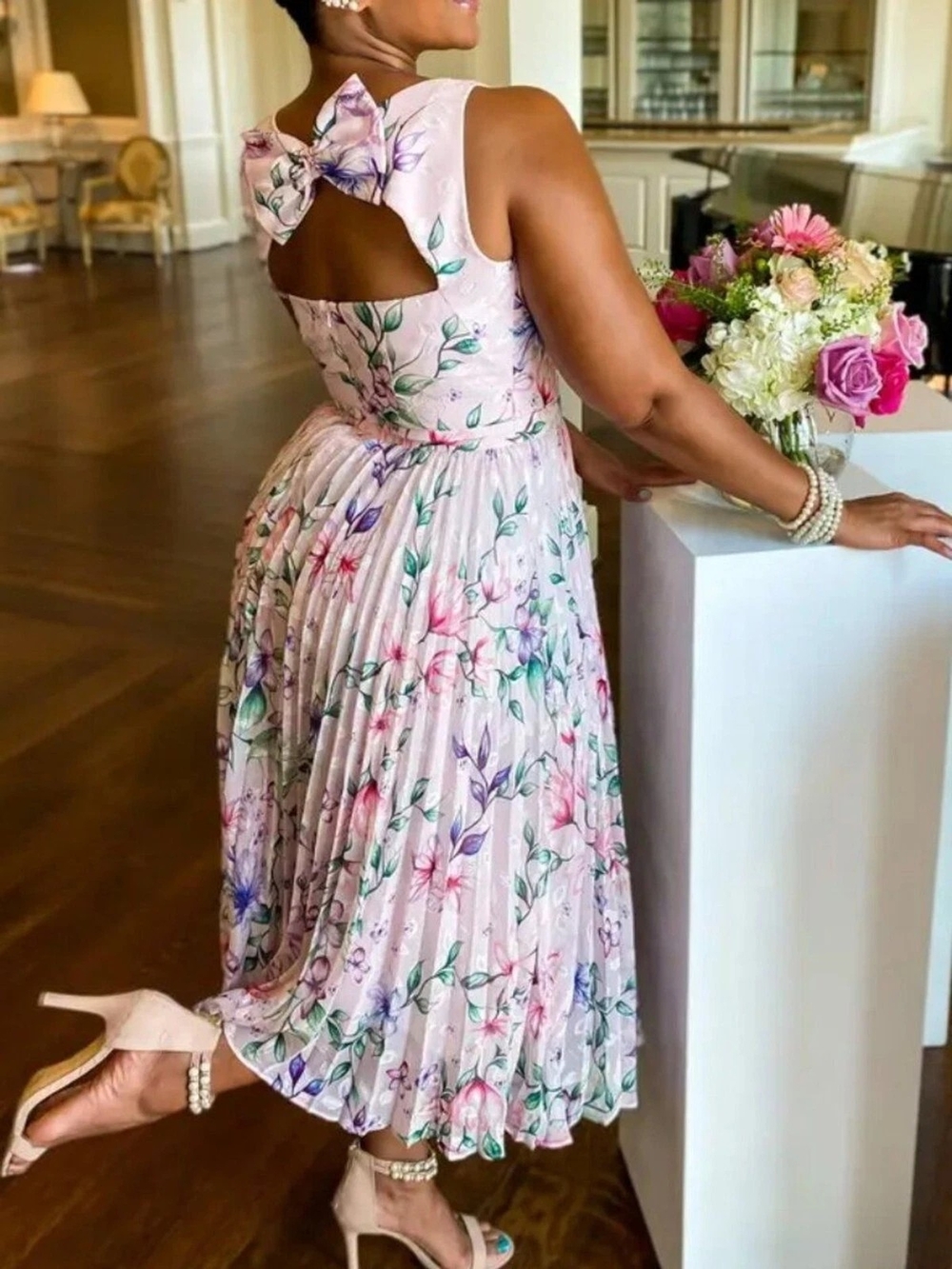 Marchesa Notte - Floral Pleated Midi Dress with Bow Back - Pink - Size 20
